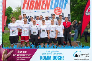 Gruppenfoto der Stadtwerke-Mitarbeiter, welche am Firmenlauf 2026 teilgenommen haben